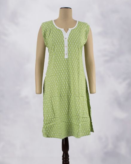 LAWN GREEN (LG)